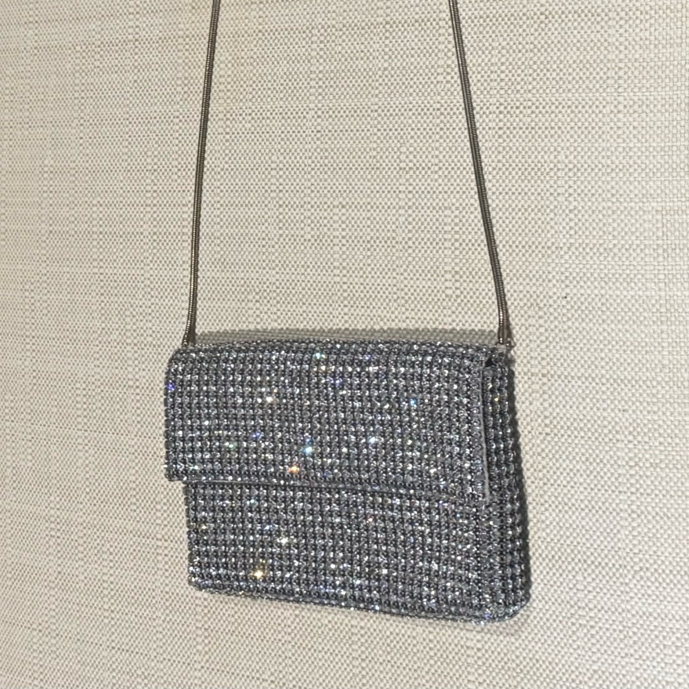 Glamorous Silver Rhinestone Clutch with Chain Strap